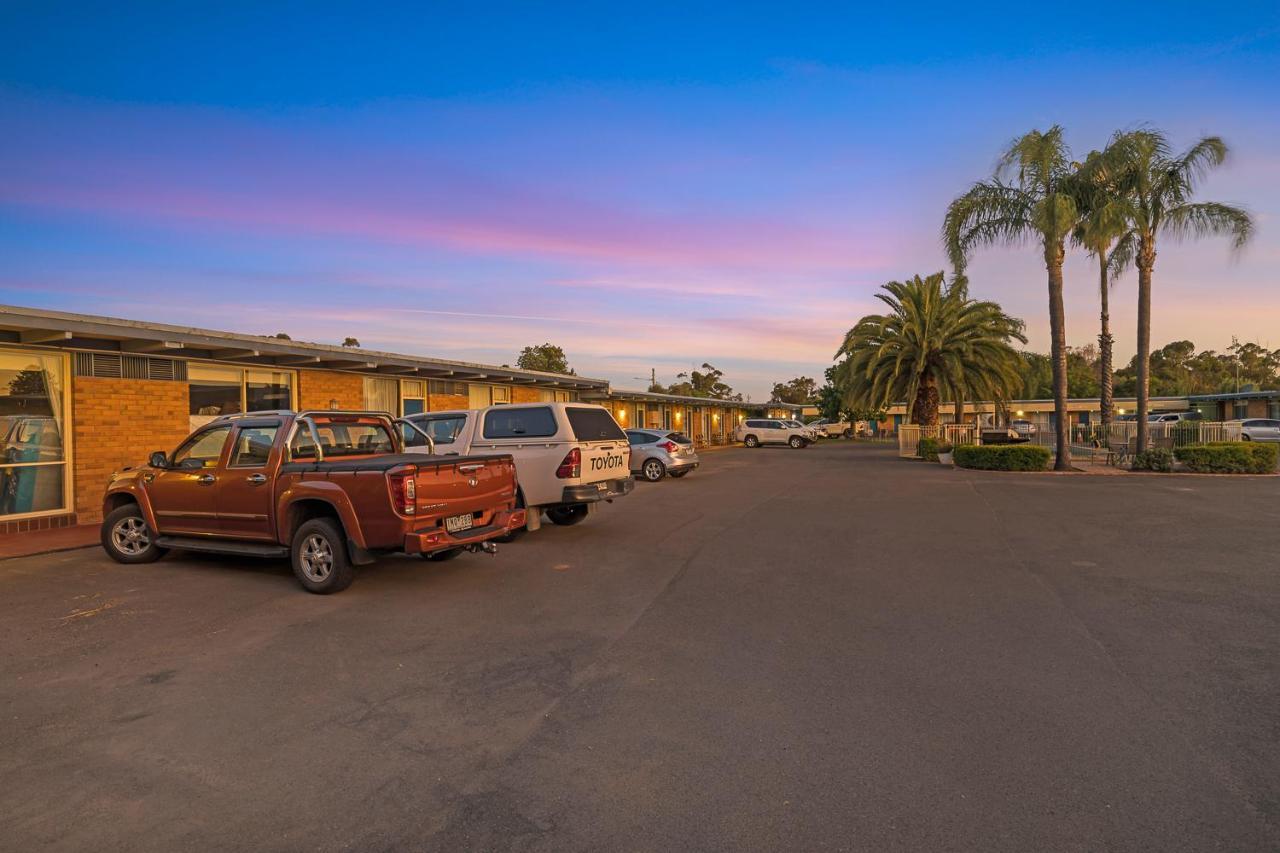 เพลนส์แมน โมเทล Motel ฟอร์บส์ ภายนอก รูปภาพ