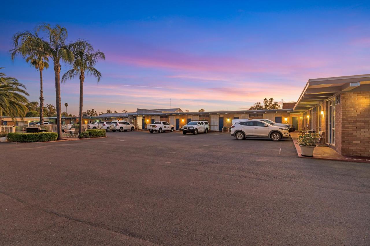 เพลนส์แมน โมเทล Motel ฟอร์บส์ ภายนอก รูปภาพ