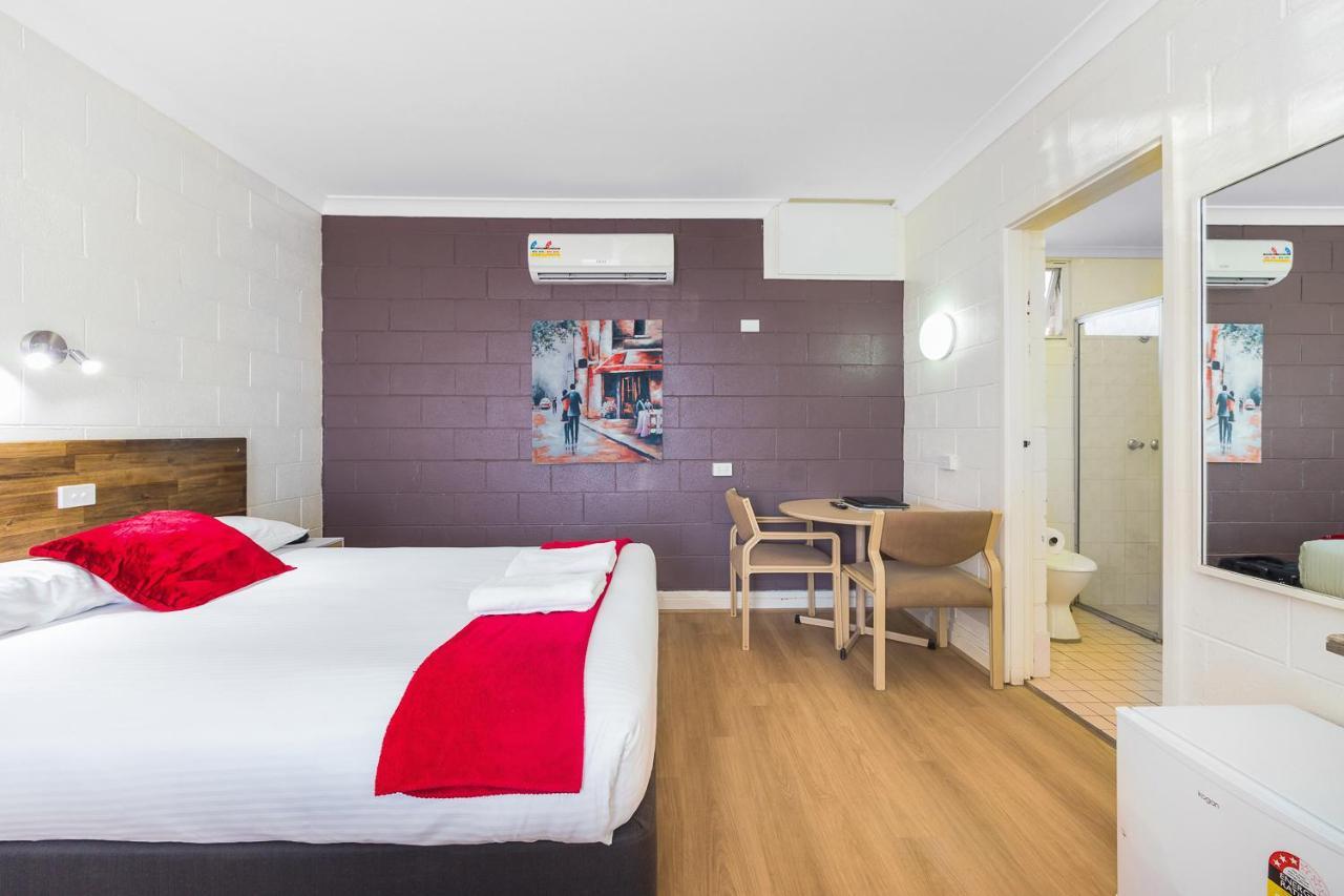 เพลนส์แมน โมเทล Motel ฟอร์บส์ ภายนอก รูปภาพ