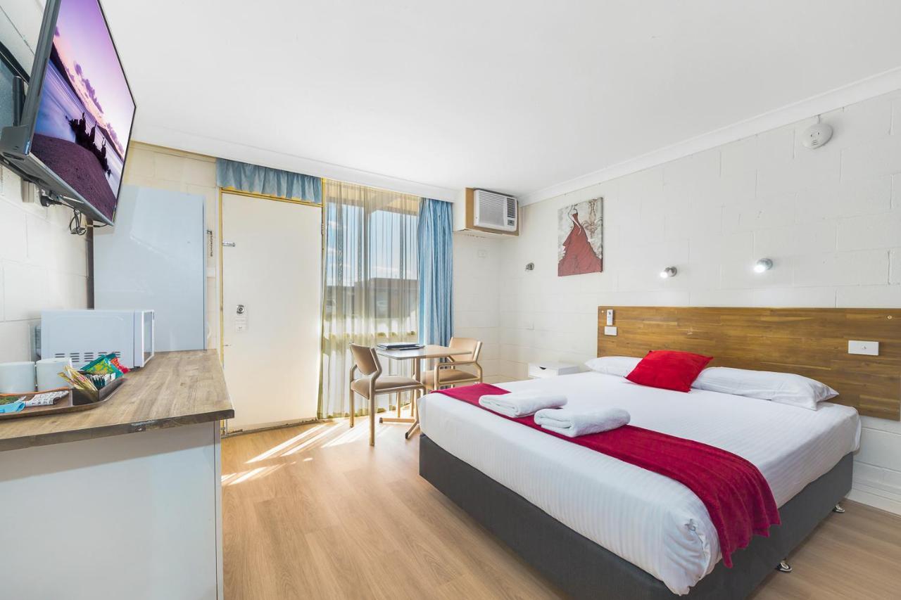 เพลนส์แมน โมเทล Motel ฟอร์บส์ ภายนอก รูปภาพ