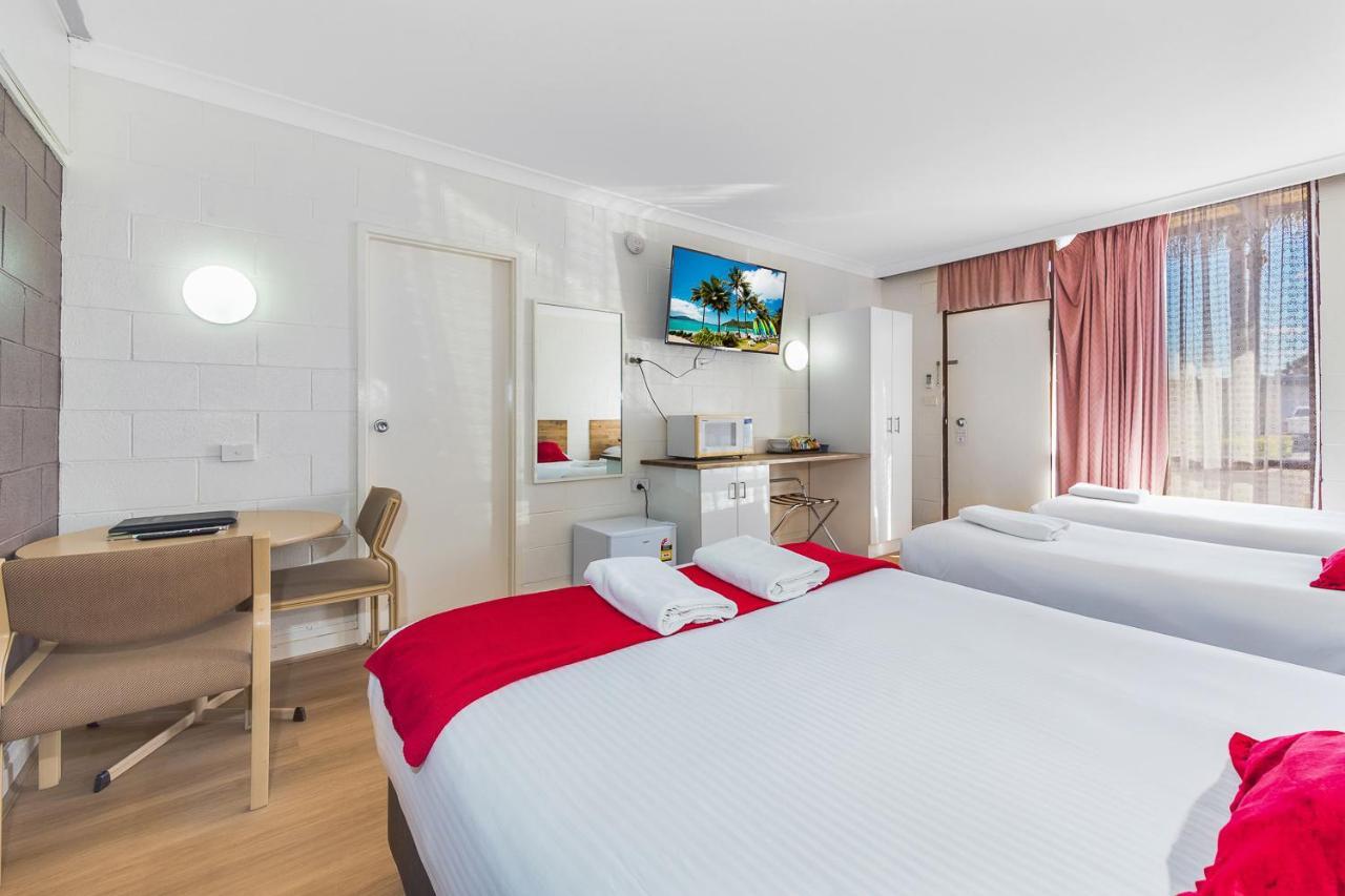 เพลนส์แมน โมเทล Motel ฟอร์บส์ ภายนอก รูปภาพ