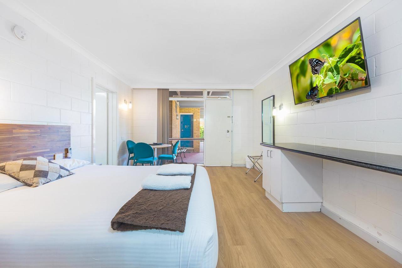 เพลนส์แมน โมเทล Motel ฟอร์บส์ ภายนอก รูปภาพ