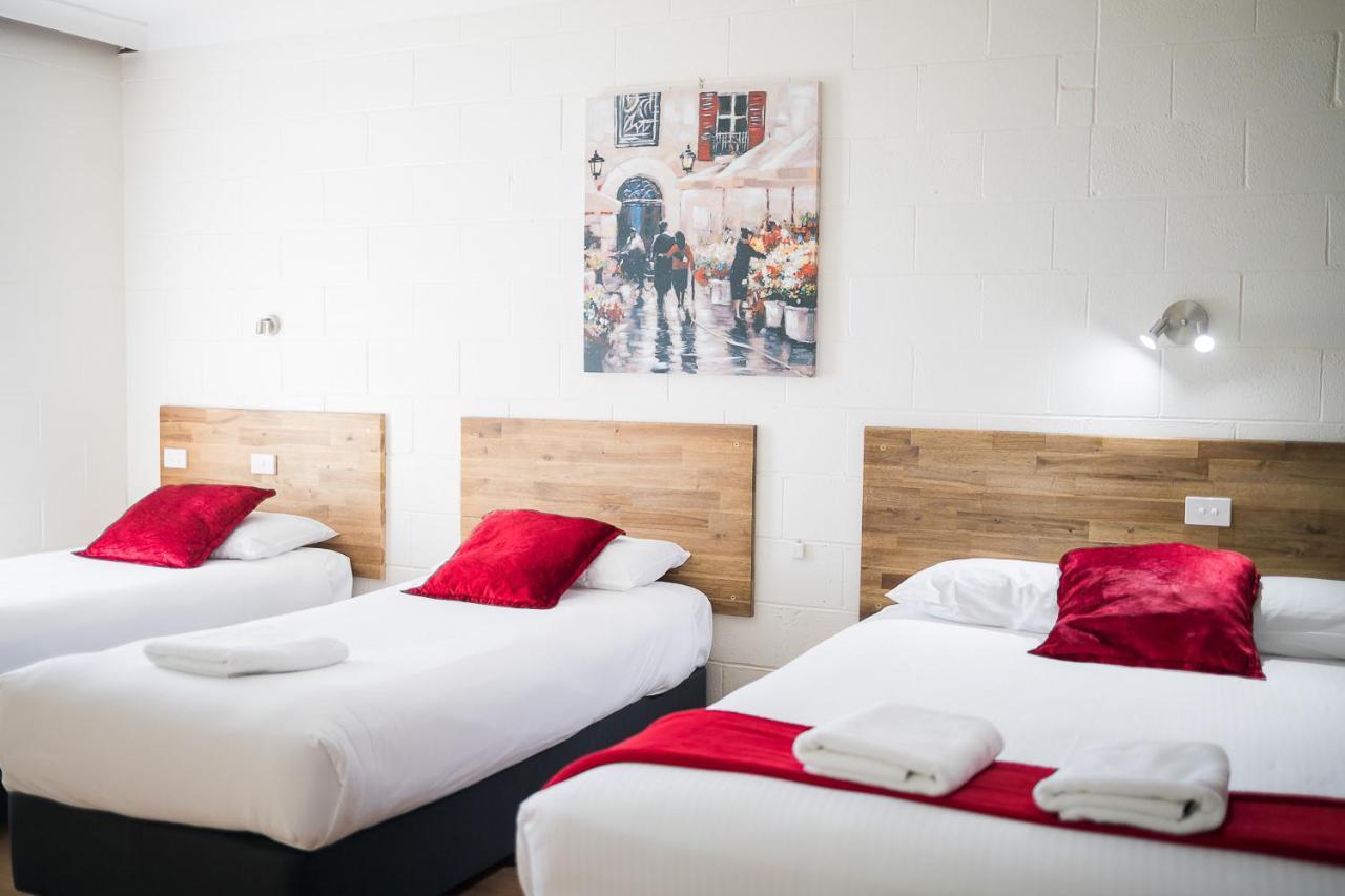 เพลนส์แมน โมเทล Motel ฟอร์บส์ ภายนอก รูปภาพ