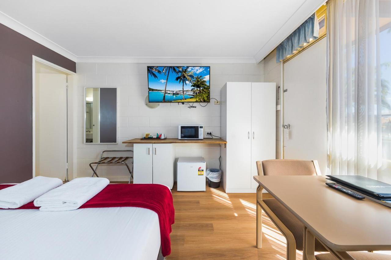 เพลนส์แมน โมเทล Motel ฟอร์บส์ ภายนอก รูปภาพ