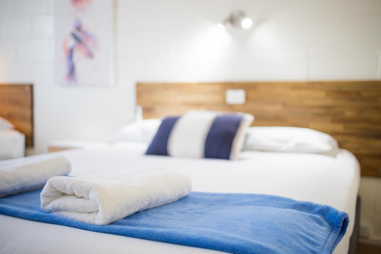เพลนส์แมน โมเทล Motel ฟอร์บส์ ภายนอก รูปภาพ