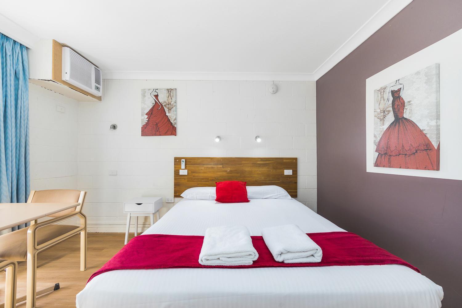 เพลนส์แมน โมเทล Motel ฟอร์บส์ ภายนอก รูปภาพ